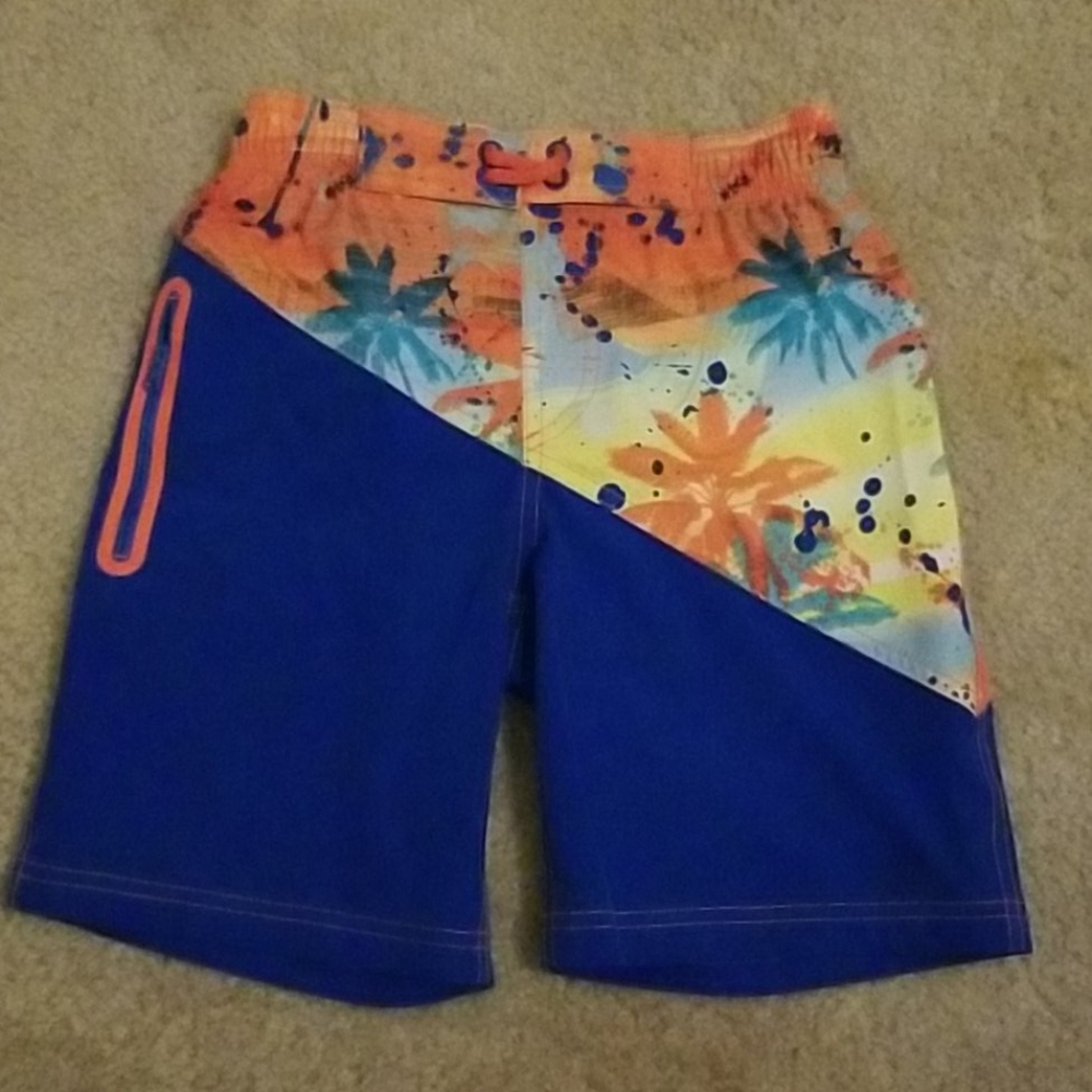 NWOT boys swimming trunks